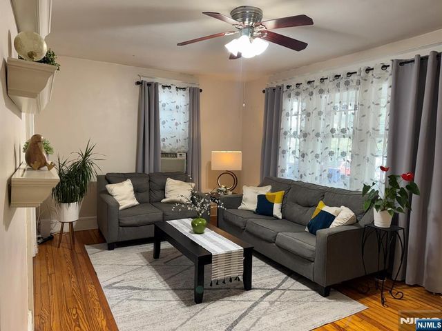 28 Van Houten Street, Bergenfield, NJ 07621