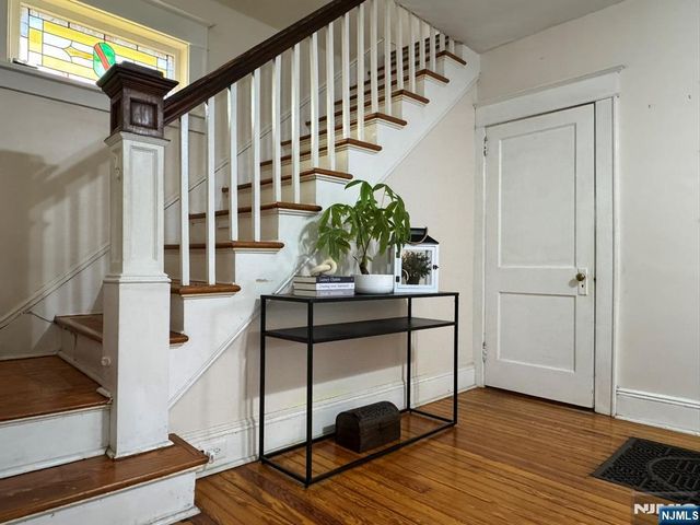 28 Van Houten Street, Bergenfield, NJ 07621