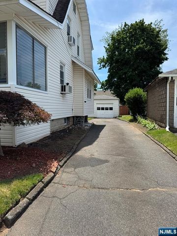 28 Van Houten Street, Bergenfield, NJ 07621