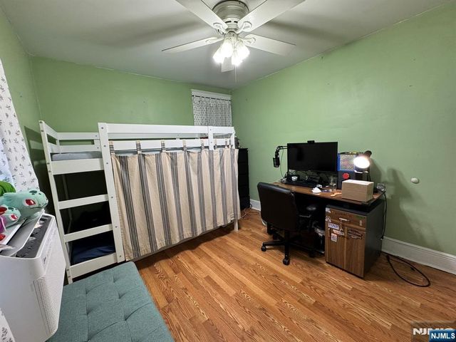 28 Van Houten Street, Bergenfield, NJ 07621