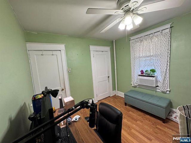 28 Van Houten Street, Bergenfield, NJ 07621
