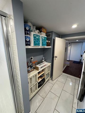 28 Van Houten Street, Bergenfield, NJ 07621