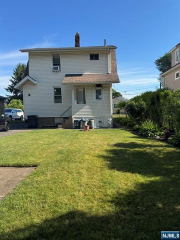 28 Van Houten Street, Bergenfield, NJ 07621