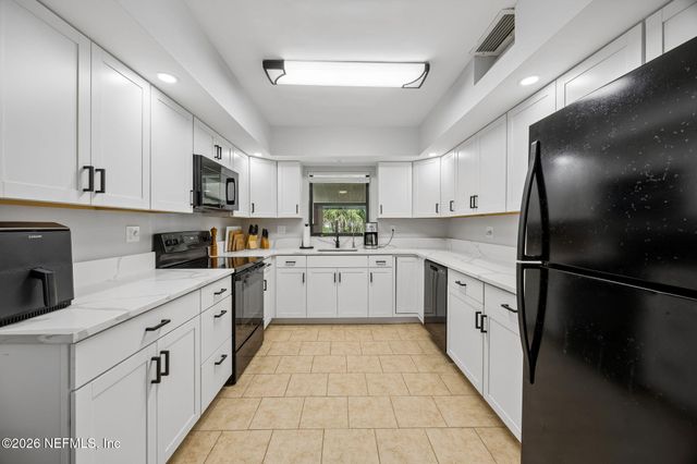 3243 PARENTAL HOME Road, Jacksonville, FL 32216
