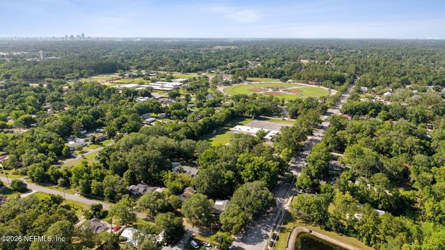 3243 PARENTAL HOME Road, Jacksonville, FL 32216