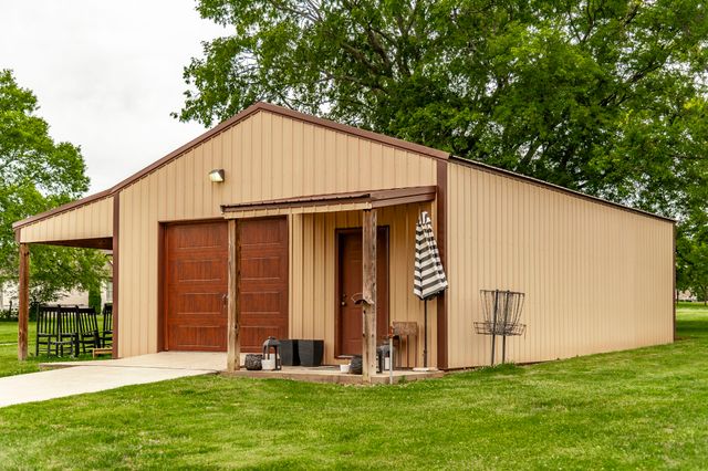 835 Douglas Bend Rd, Gallatin, TN 37066