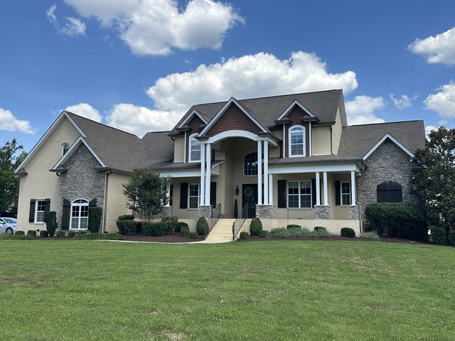 835 Douglas Bend Rd, Gallatin, TN 37066