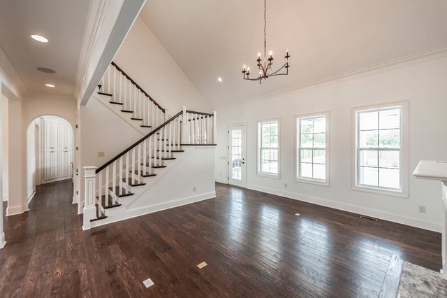 835 Douglas Bend Rd, Gallatin, TN 37066