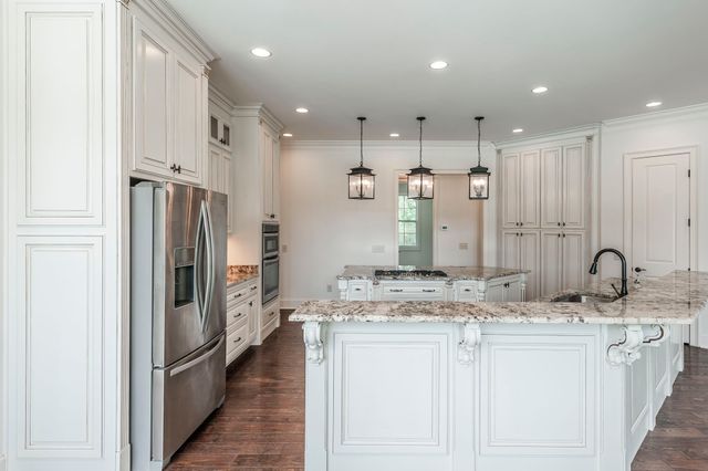 835 Douglas Bend Rd, Gallatin, TN 37066