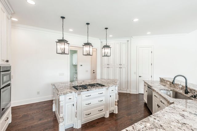 835 Douglas Bend Rd, Gallatin, TN 37066
