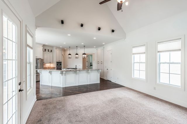 835 Douglas Bend Rd, Gallatin, TN 37066