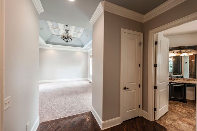 835 Douglas Bend Rd, Gallatin, TN 37066
