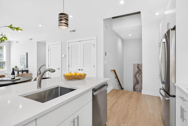 1246 Broadway 3, Somerville, MA 02144