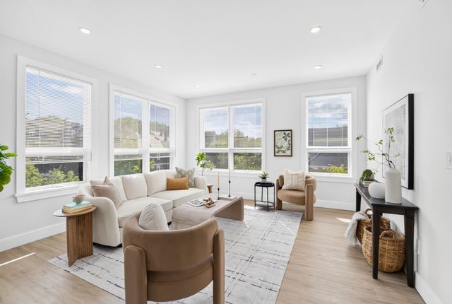 1246 Broadway 3, Somerville, MA 02144