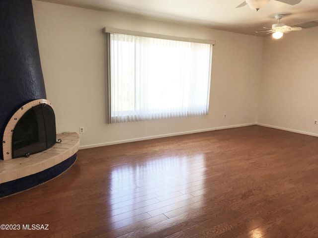 7800 N Nicole Place, Tucson, AZ 85741