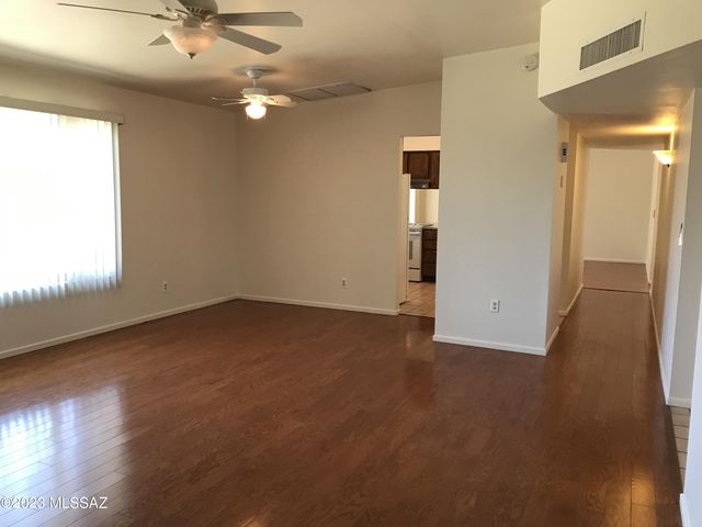 7800 N Nicole Place, Tucson, AZ 85741