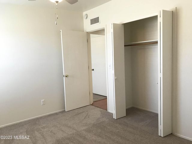 7800 N Nicole Place, Tucson, AZ 85741