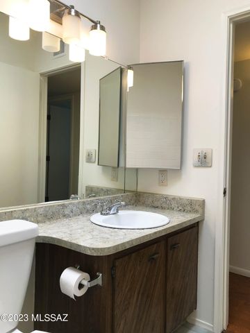 7800 N Nicole Place, Tucson, AZ 85741