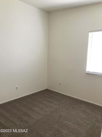 7800 N Nicole Place, Tucson, AZ 85741