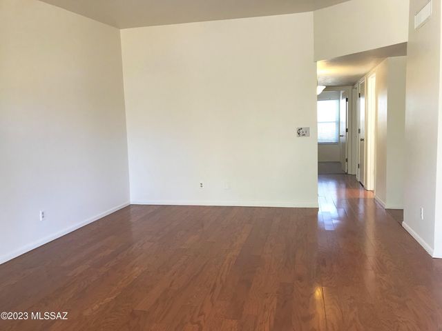 7800 N Nicole Place, Tucson, AZ 85741