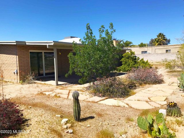7800 N Nicole Place, Tucson, AZ 85741