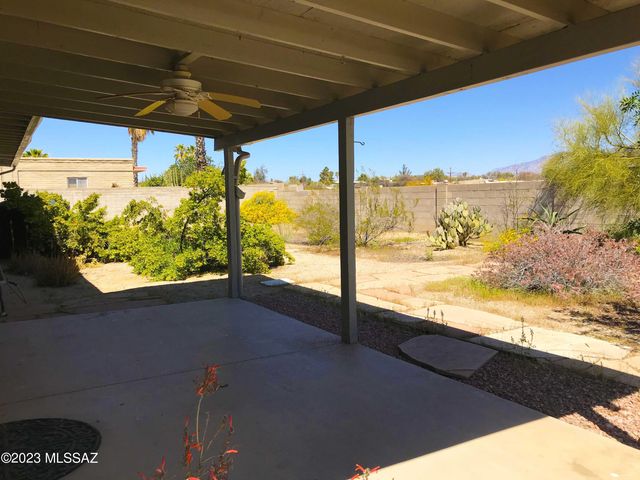 7800 N Nicole Place, Tucson, AZ 85741