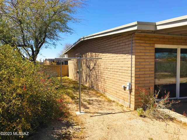 7800 N Nicole Place, Tucson, AZ 85741