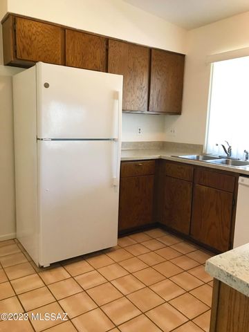 7800 N Nicole Place, Tucson, AZ 85741