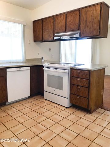 7800 N Nicole Place, Tucson, AZ 85741