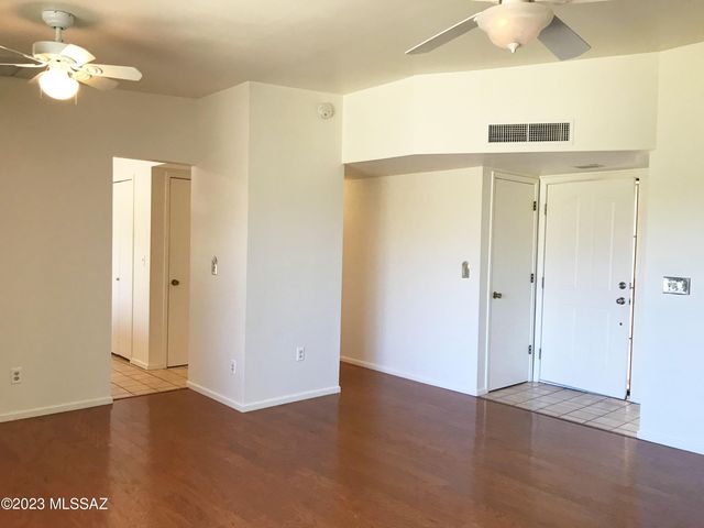 7800 N Nicole Place, Tucson, AZ 85741