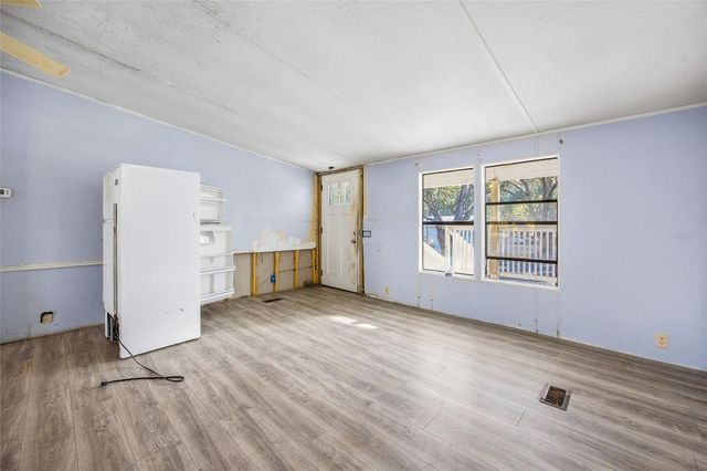 17220 SE 130TH AVENUE, Weirsdale, FL 32195