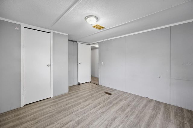 17220 SE 130TH AVENUE, Weirsdale, FL 32195