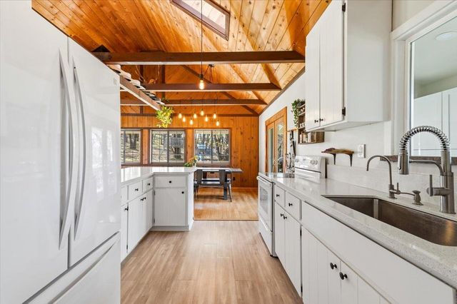 11403 Woodacre Rd, Grass Valley, CA 95949