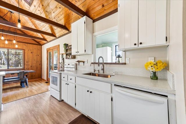 11403 Woodacre Rd, Grass Valley, CA 95949