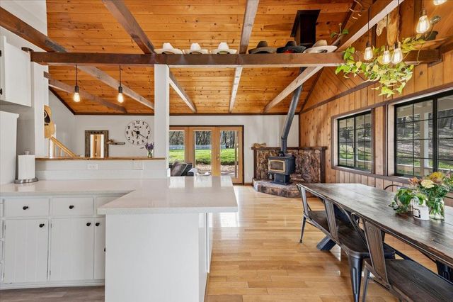 11403 Woodacre Rd, Grass Valley, CA 95949