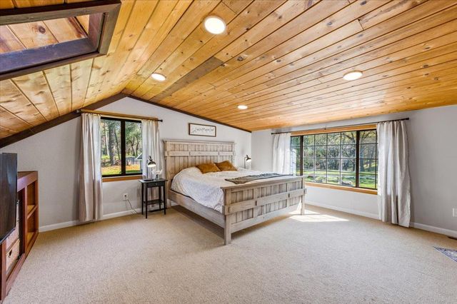 11403 Woodacre Rd, Grass Valley, CA 95949