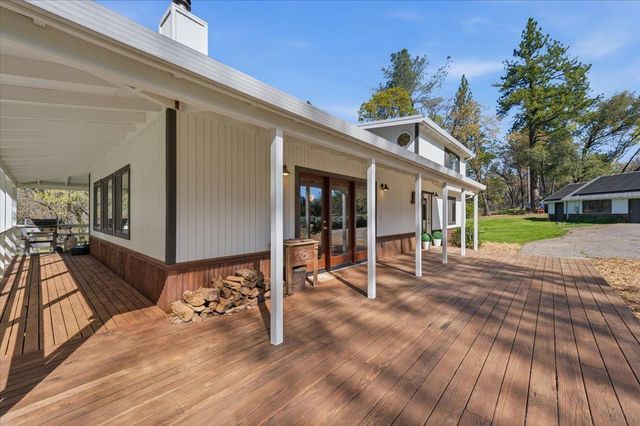 11403 Woodacre Rd, Grass Valley, CA 95949