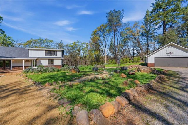 11403 Woodacre Rd, Grass Valley, CA 95949