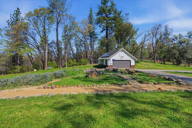 11403 Woodacre Rd, Grass Valley, CA 95949