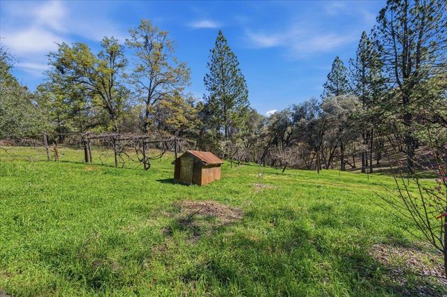 11403 Woodacre Rd, Grass Valley, CA 95949