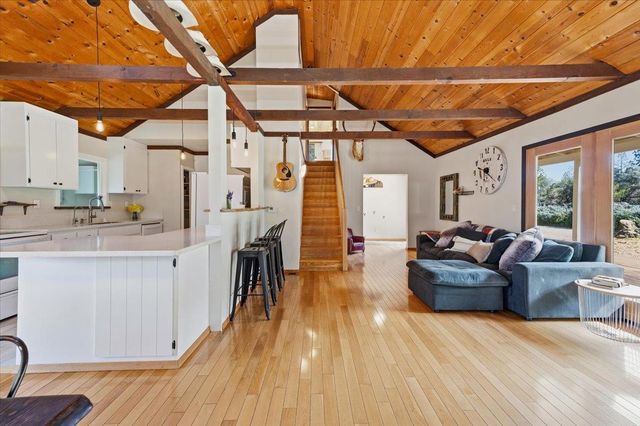 11403 Woodacre Rd, Grass Valley, CA 95949