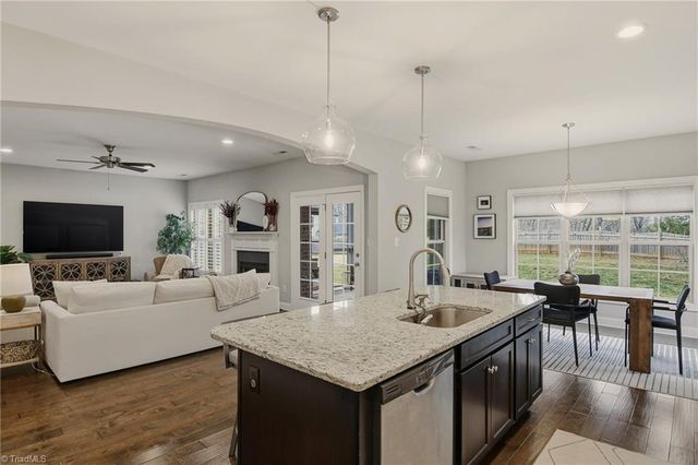 1481 Brockton Lane, Winston-salem, NC 27106