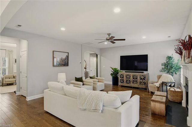 1481 Brockton Lane, Winston-salem, NC 27106