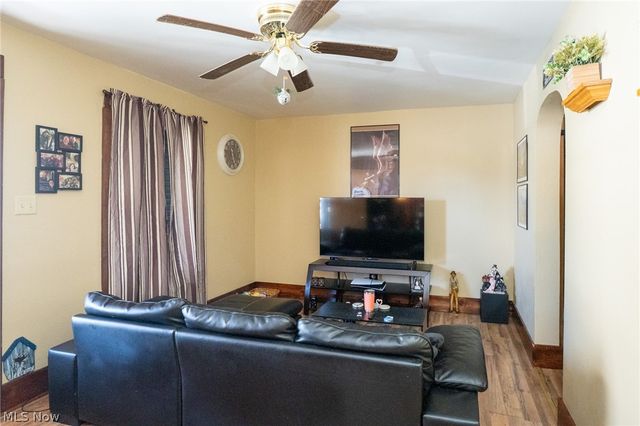 2204 Commerce Street, Wellsburg, WV 26070