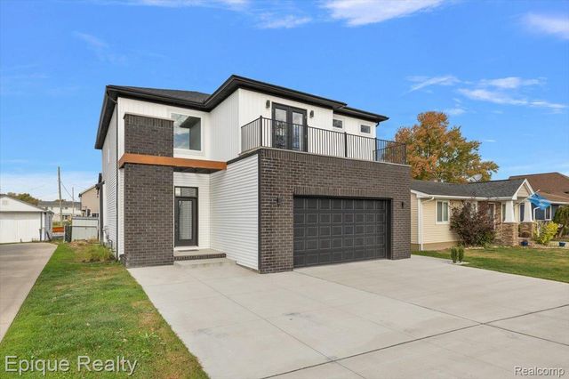 45951 Edgewater Street, New Baltimore, MI 48047