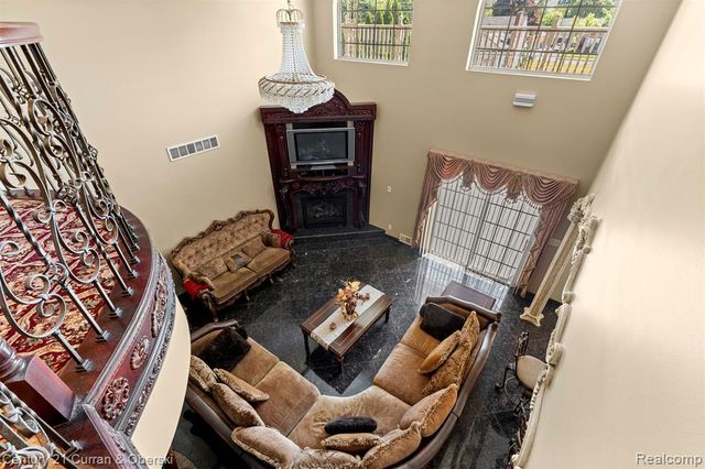6318 Whitefield Street, Dearborn Heights, MI 48127