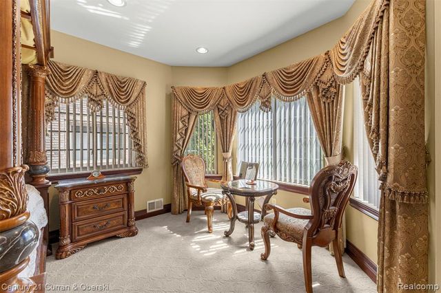 6318 Whitefield Street, Dearborn Heights, MI 48127