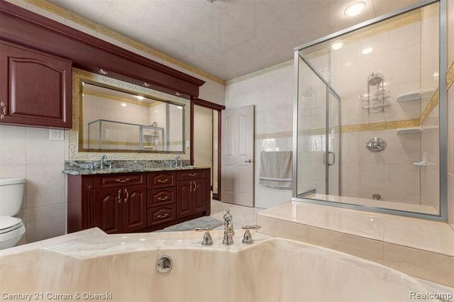 6318 Whitefield Street, Dearborn Heights, MI 48127