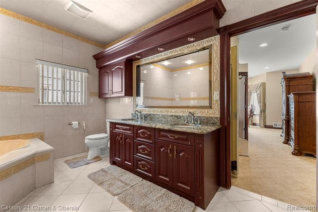 6318 Whitefield Street, Dearborn Heights, MI 48127