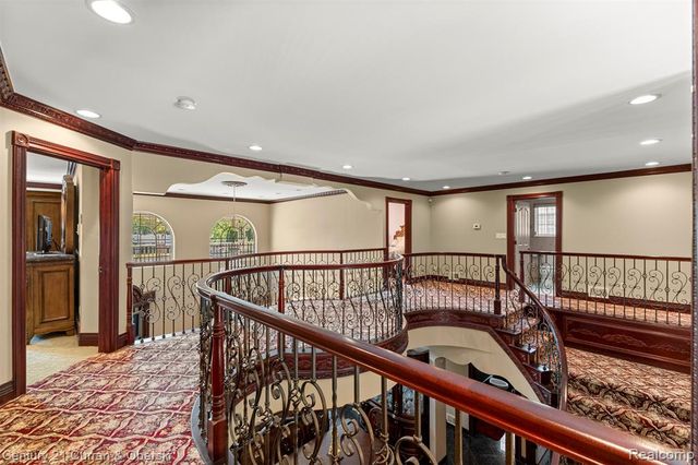 6318 Whitefield Street, Dearborn Heights, MI 48127